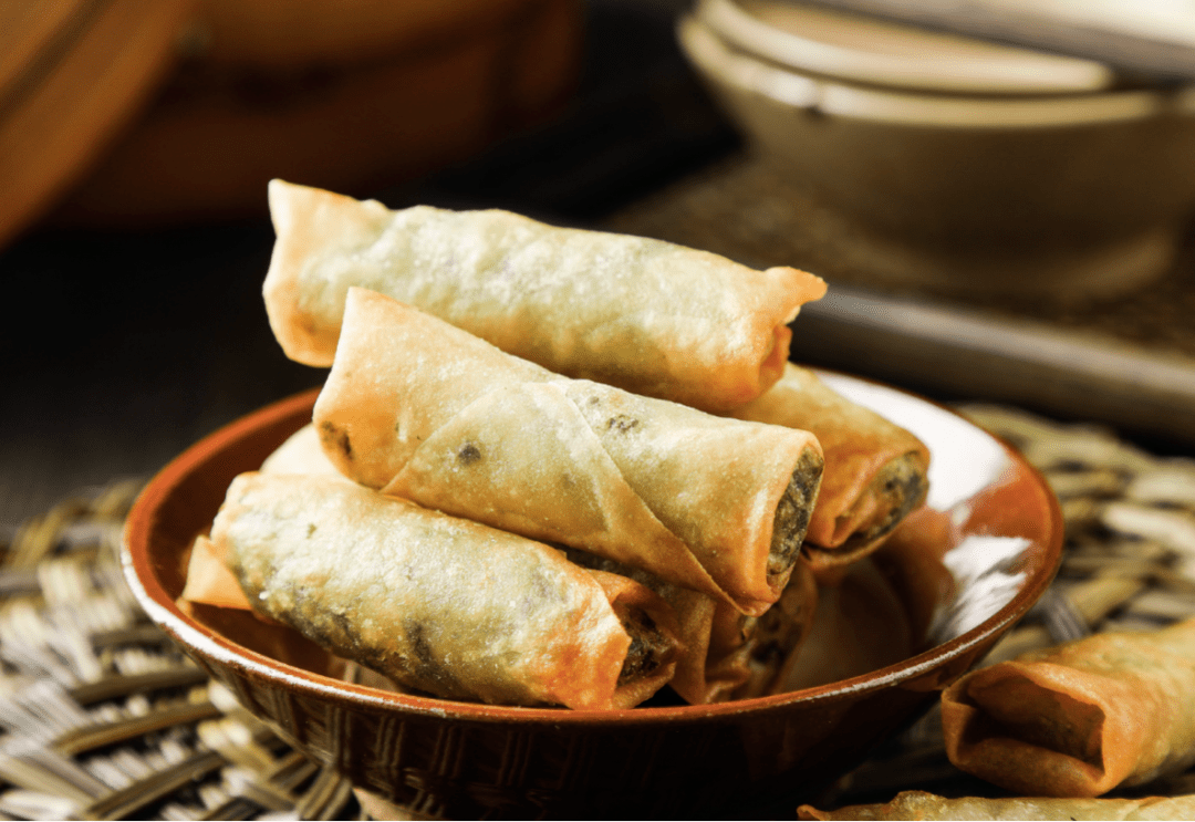 春卷为兴化一带传统家常小吃,多为春季食用,故名"春卷".