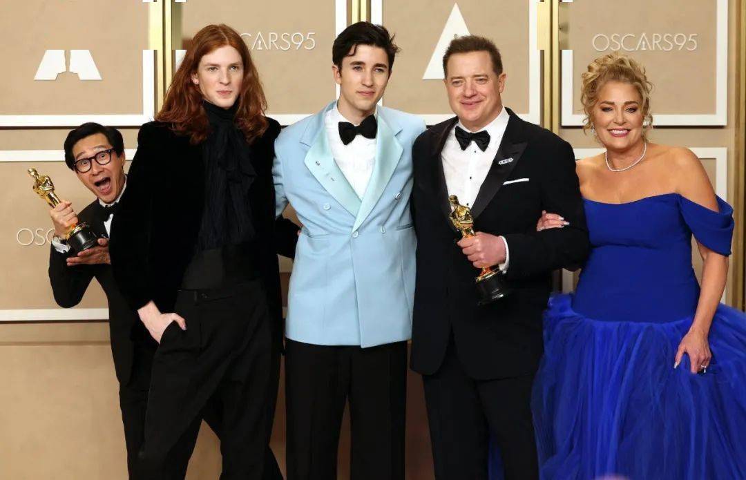 奥斯卡影帝布兰登·费舍的两个儿子引起关注,身高一米九外形条件不错!