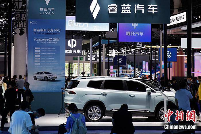 “蔚小理”晒年报背后:“价格战”已不可避免?_汽车_蔚来_新能源