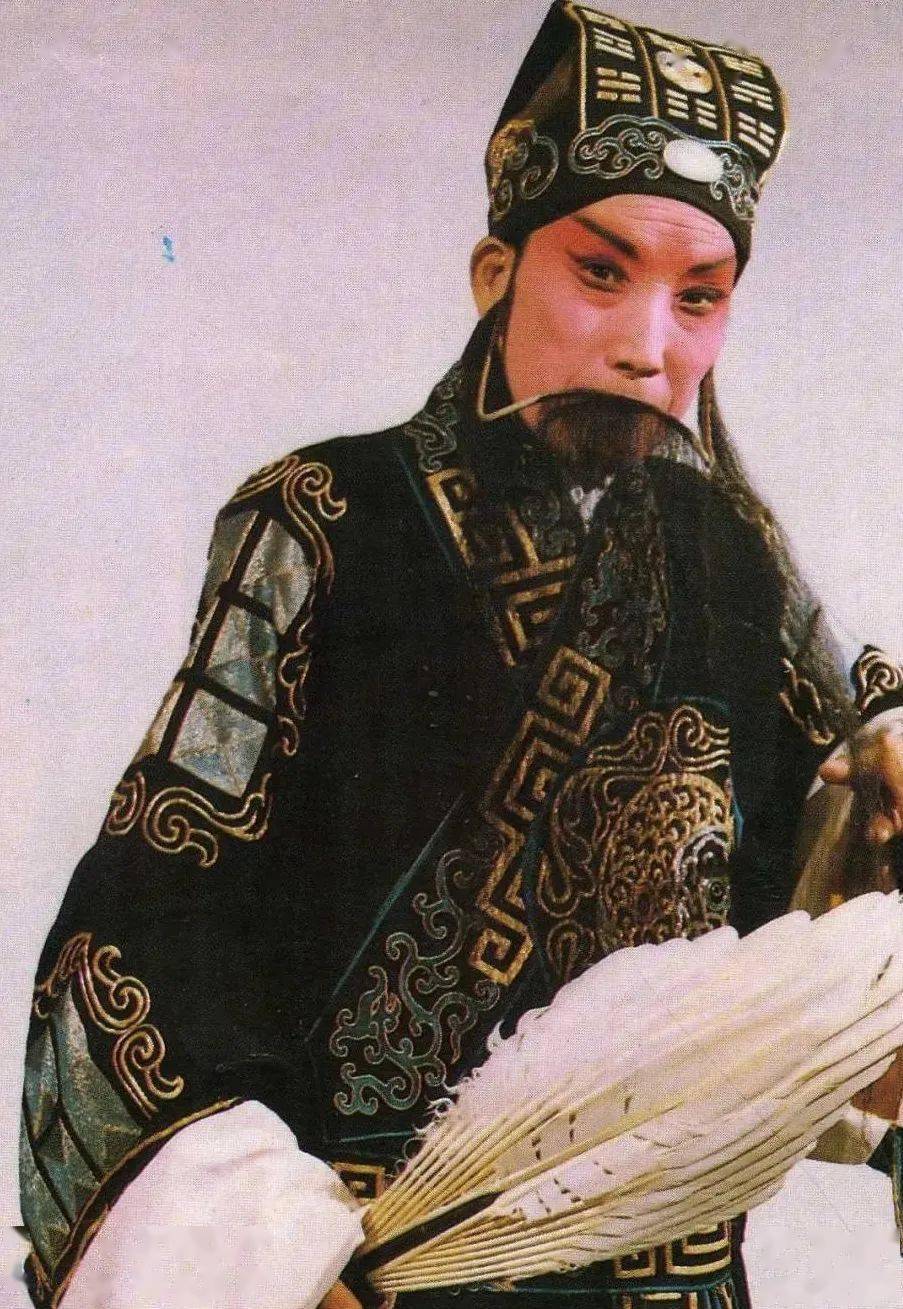 张秀卿上世纪40年代将《天水关》(收姜维)中的诸葛亮唱红,把越调剧种