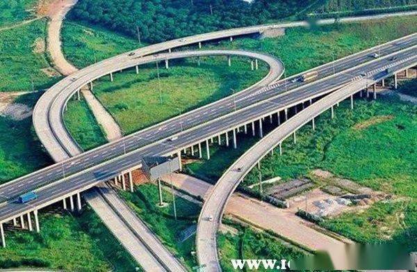 如何正确在高速公路上下匝道的呢?一起来听听驾驶员们怎么说的_搜狐汽车_搜狐网