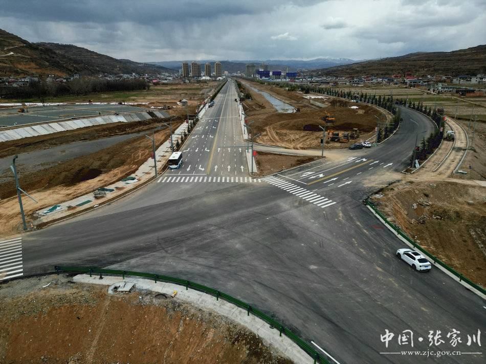【感恩奋进七十年 同心筑梦新时代】静天高速张家川段即将建成通车