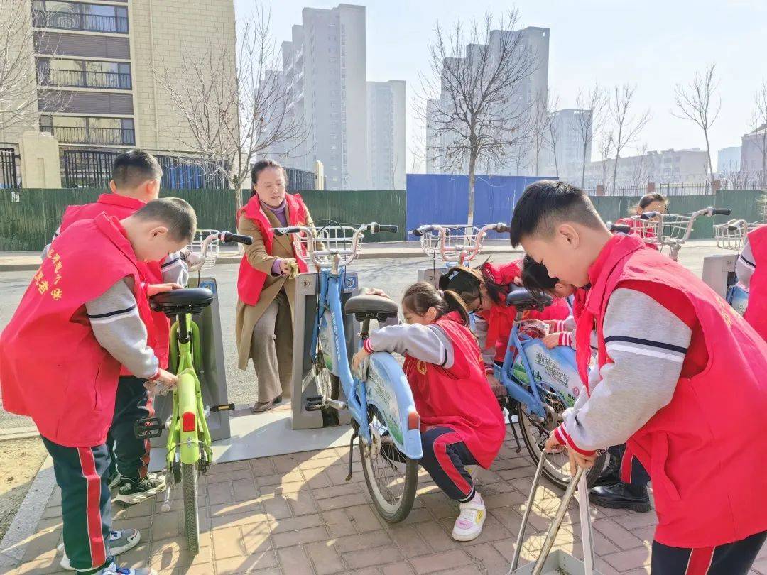 潍坊学子让最美”锋”景永放光辉！