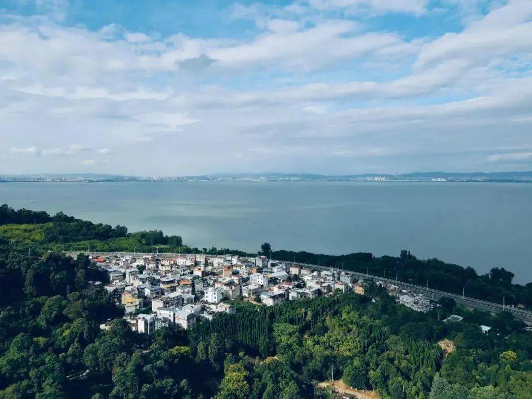 近年来,杨林港将闲置3年的"知青房"改造为可接纳36人的活动空间,研学