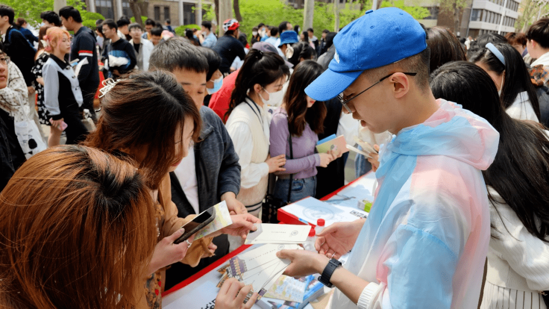 繁花与共！那场8万人共赴的天大海棠之约末于比及你！