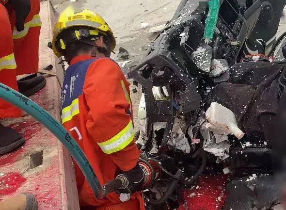 1人不幸身亡!事发同安大桥往翔安方向!_货车_事故_厦门