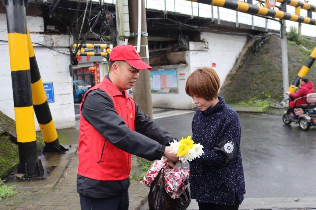 鲜花换纸钱!移风易俗树新风_文明_活动_祭祀