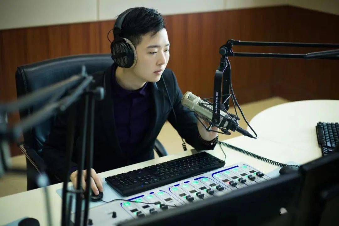 《睿涵访谈》黄瑞林:这是老祖宗流传下来的瑰宝!_潮汕_彩画_工艺