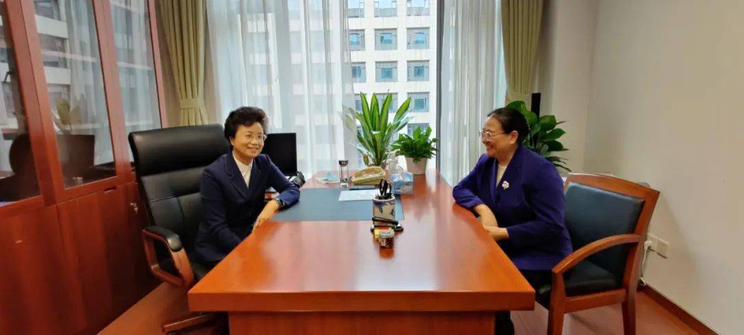 4月3日,省人大常委会党组副书记,副主任尼玛卓玛带领省人大社会委负责