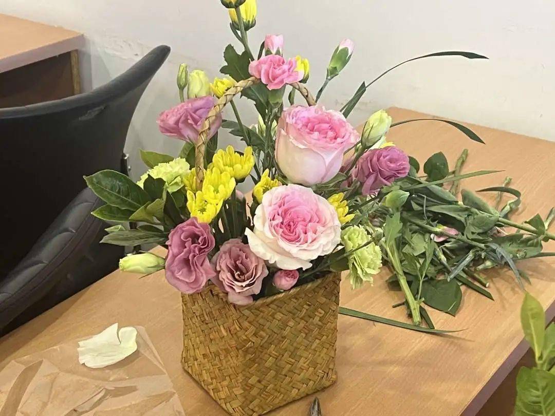 春光花香溢,巾帼绽芳华——宛平街道妇联开展插花手工技能培训活动