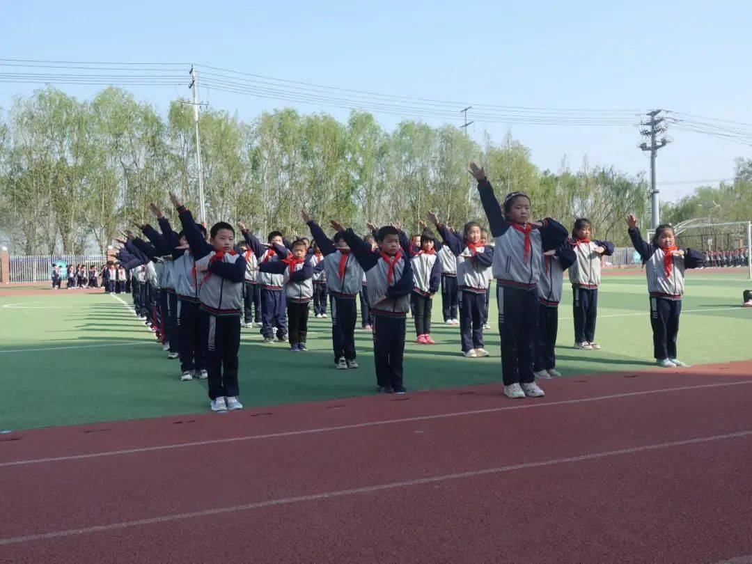 展班级风采,亮精神风貌——莘县东鲁学校举办班级风采展示_活动_国歌
