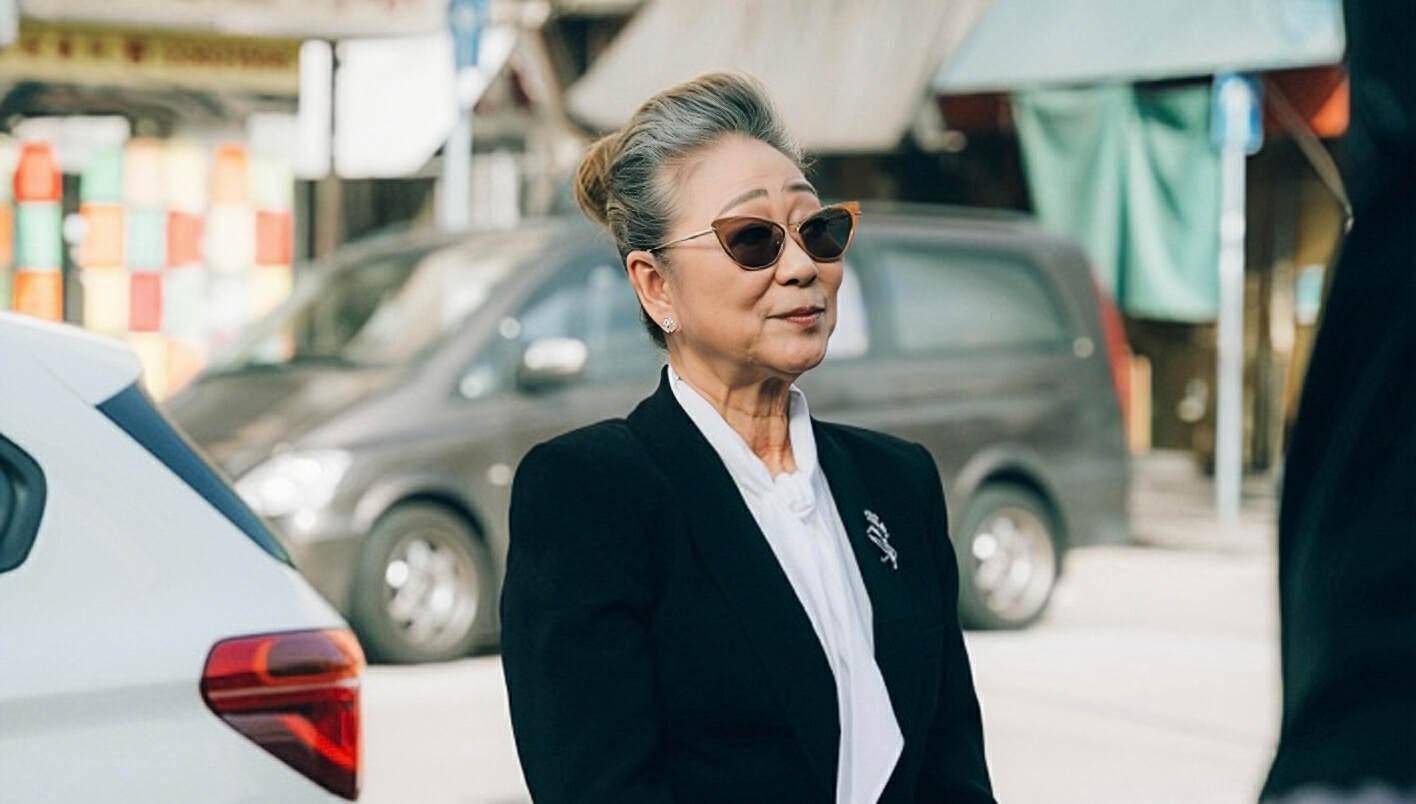 在小编看来,如今72岁的黄文慧,虽然没有结婚,也没有子女仍是孤身一人