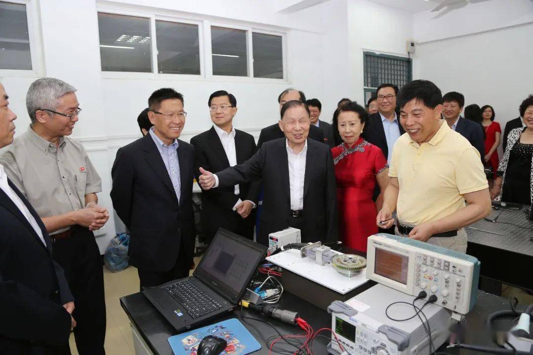 侨贤泽桑梓 赤心暖乡人 ——李文正先生与发展中的莆田学院_大学_高等