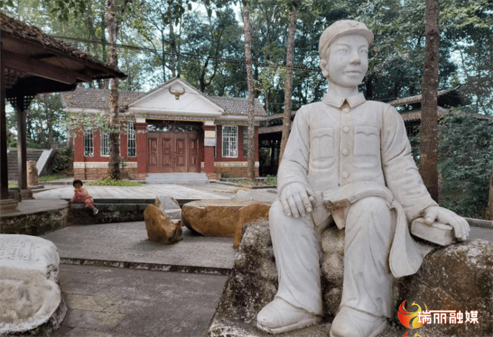 攻略来了！瑞丽泼水节美食、旅游打卡保举~