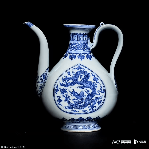 最有价值瓷器”：明朝皇帝朱棣青花瓷壶1100万英镑售出_搜狐网