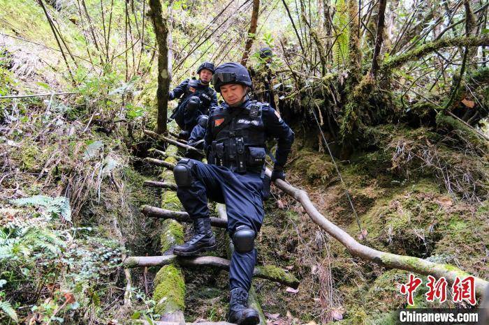 原始丛林里荒野求生 西藏山南拉郊疆域派出所移民办理差人戍边记