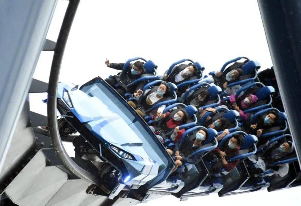 过山车压背式迪士尼创极速光轮压腿式环球影城鹰马飞行安全压杠有足够