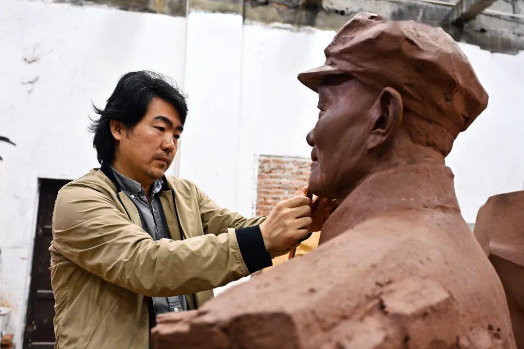 一座城与一个人|北碚纪念卢作孚诞辰130周年 雕塑《伟大的民族之船》