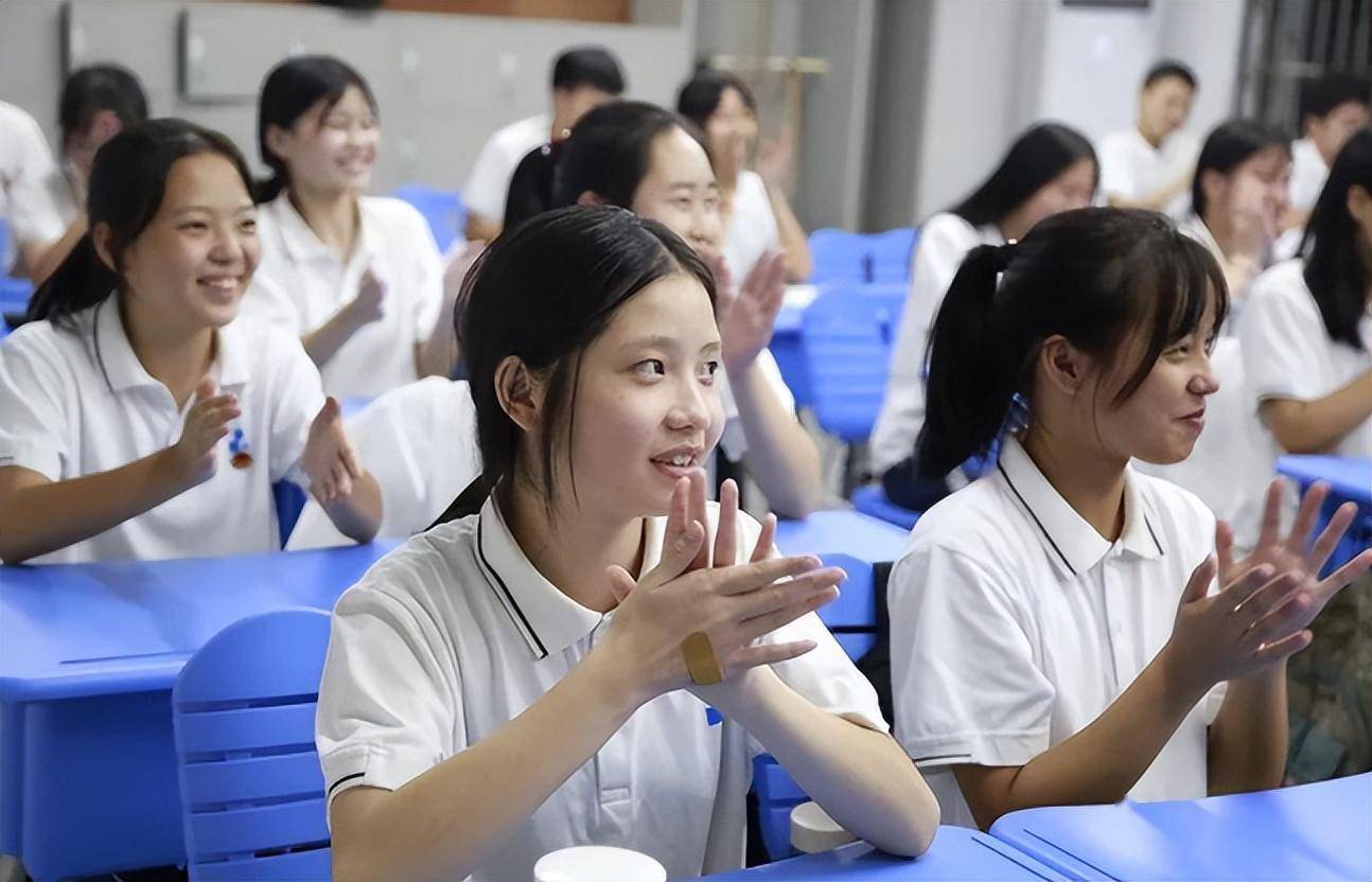 "中专文凭有啥可炫耀的?