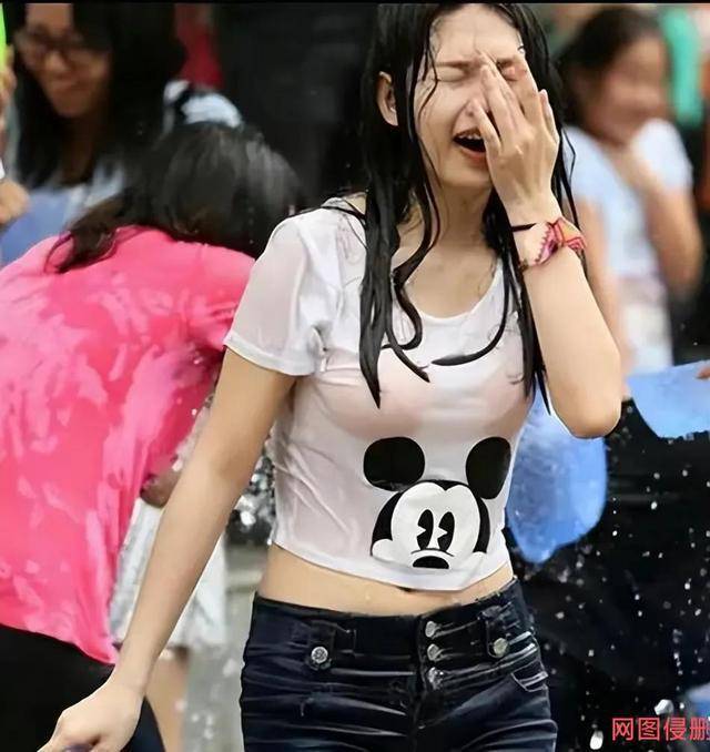 男性的裤裆思维正在把"泼水节"带上"流氓节"节奏_祝福_男人_行为