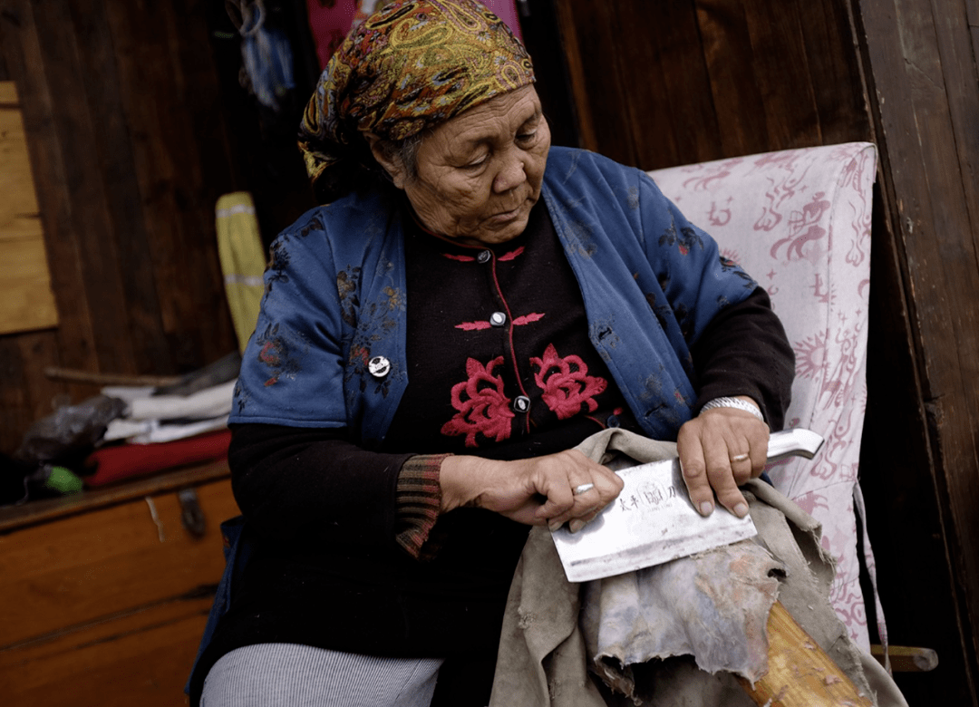 鄂温克族女人图片