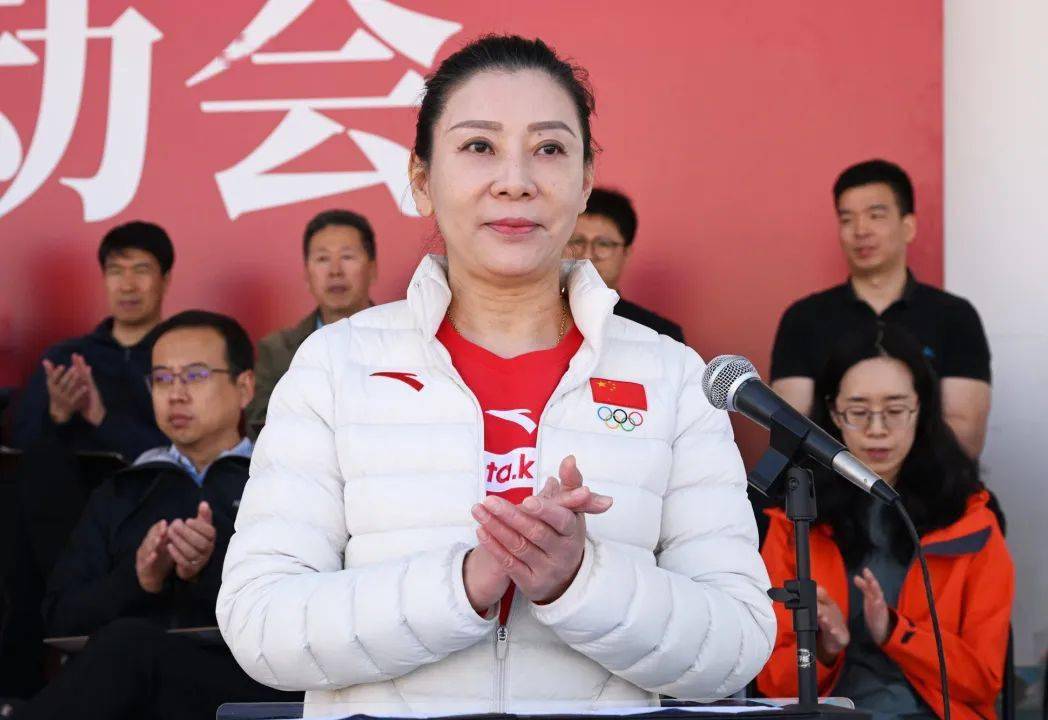 学校党委副书记,院长张霞,副院长骆秉全,杨琬,纪委书记王泳以及学校各