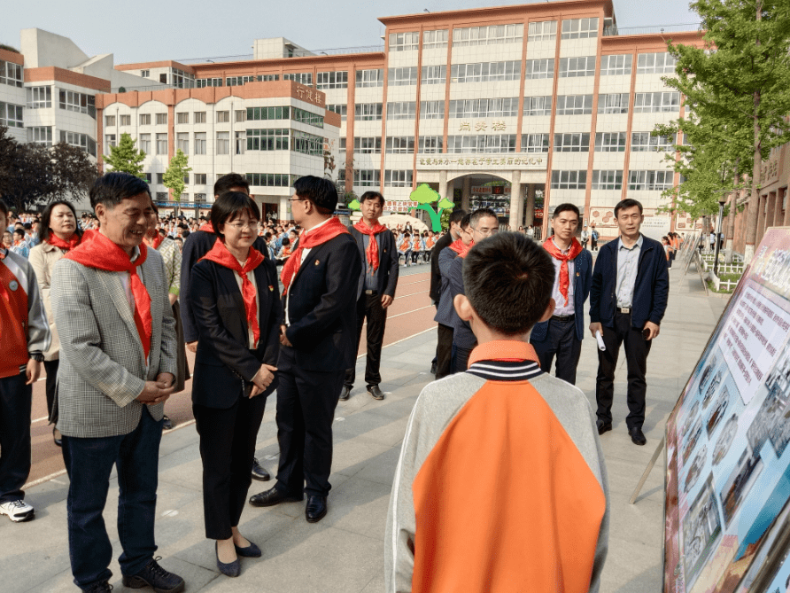 近年来,市委,市政府以"书香新乡"建设为统揽,大力推进城市书房建设