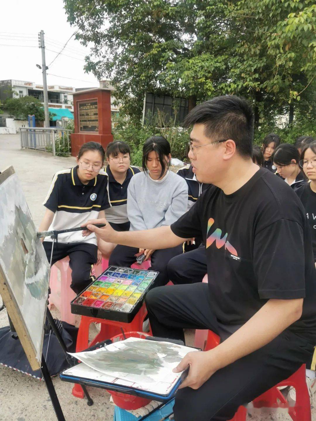 巧手绘自然 | 渔洲中学写生活动走进隆都前美村"文园小筑"_美术_进行