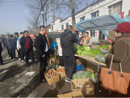 通化县英额布镇开展规范集市经营整治活动_管理_环境_进行