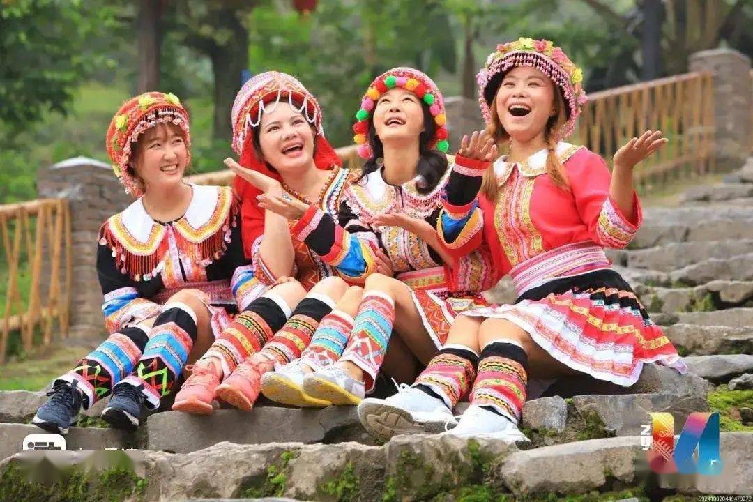 瑶族篝火长桌宴--观特色民族表演,跳欢乐竹竿舞