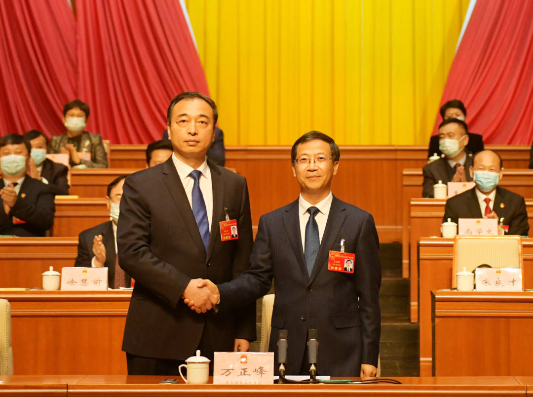 朱良才当选濮阳市人民政府市长濮阳市第九届人民代表大会第二次会议