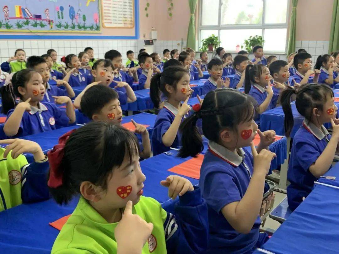 指尖灵动——濮阳市第十中学"手势舞"舞动未来_活动_班级_李璐