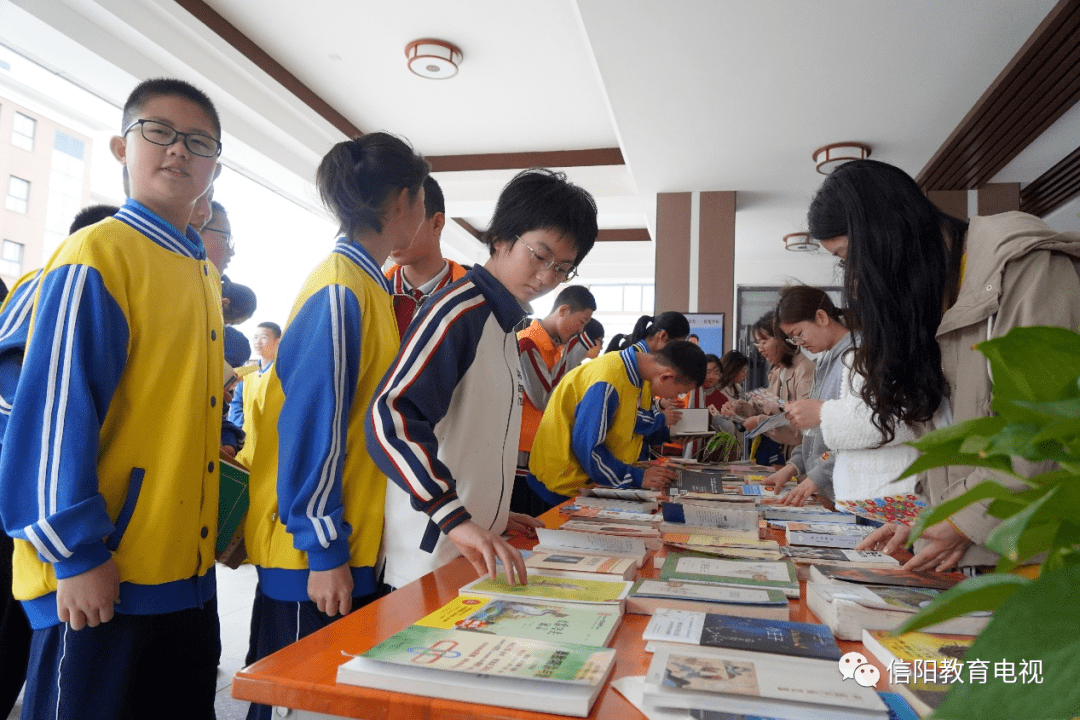 "万物复书 共享书香"——羊山中学东校区举行世界读书日系列活动