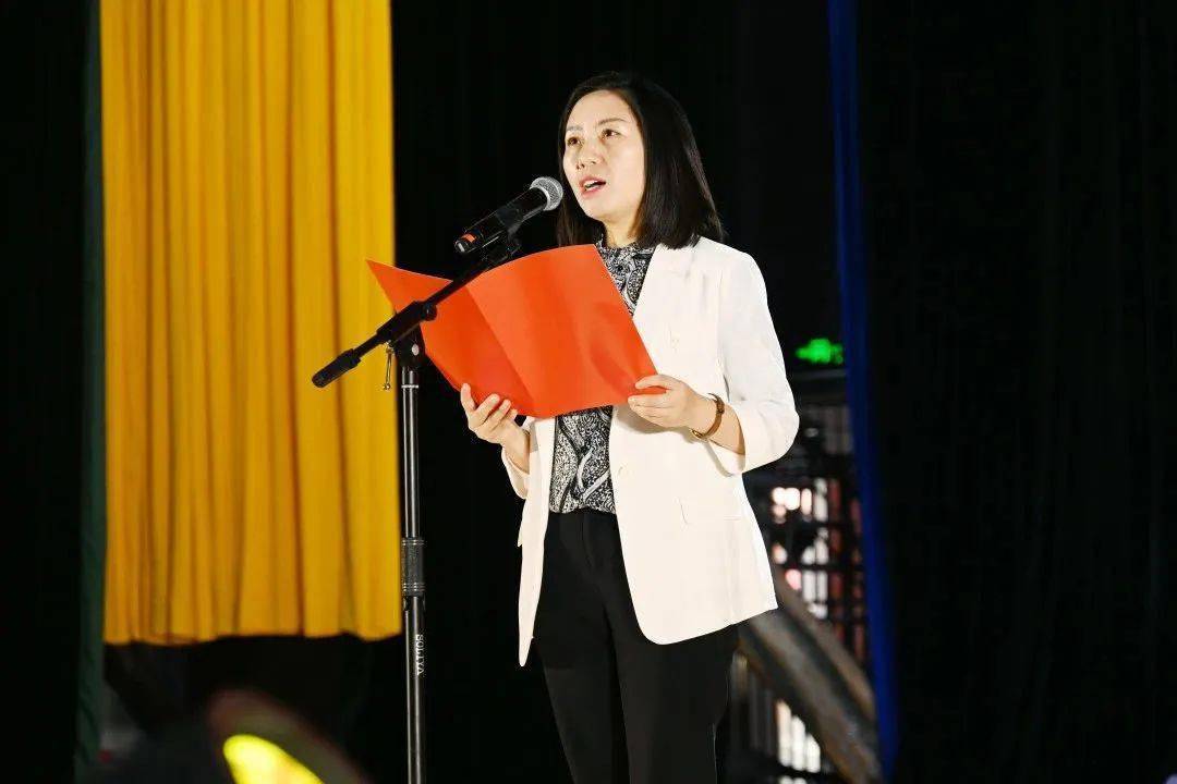 为热烈庆祝阿坝州建州70周年和九寨沟县建县70周年,深化全民阅读,建设