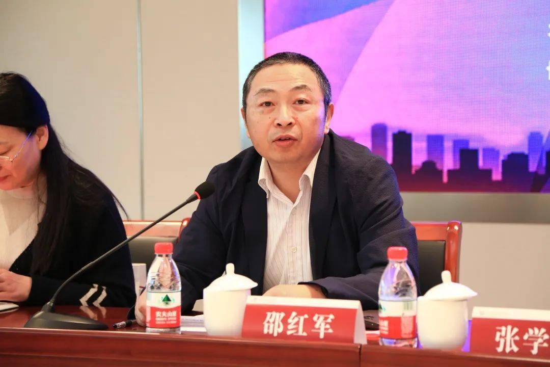 邵红军对常州市教育行政部门与当地政务部门的锐意改革,精诚合作,在