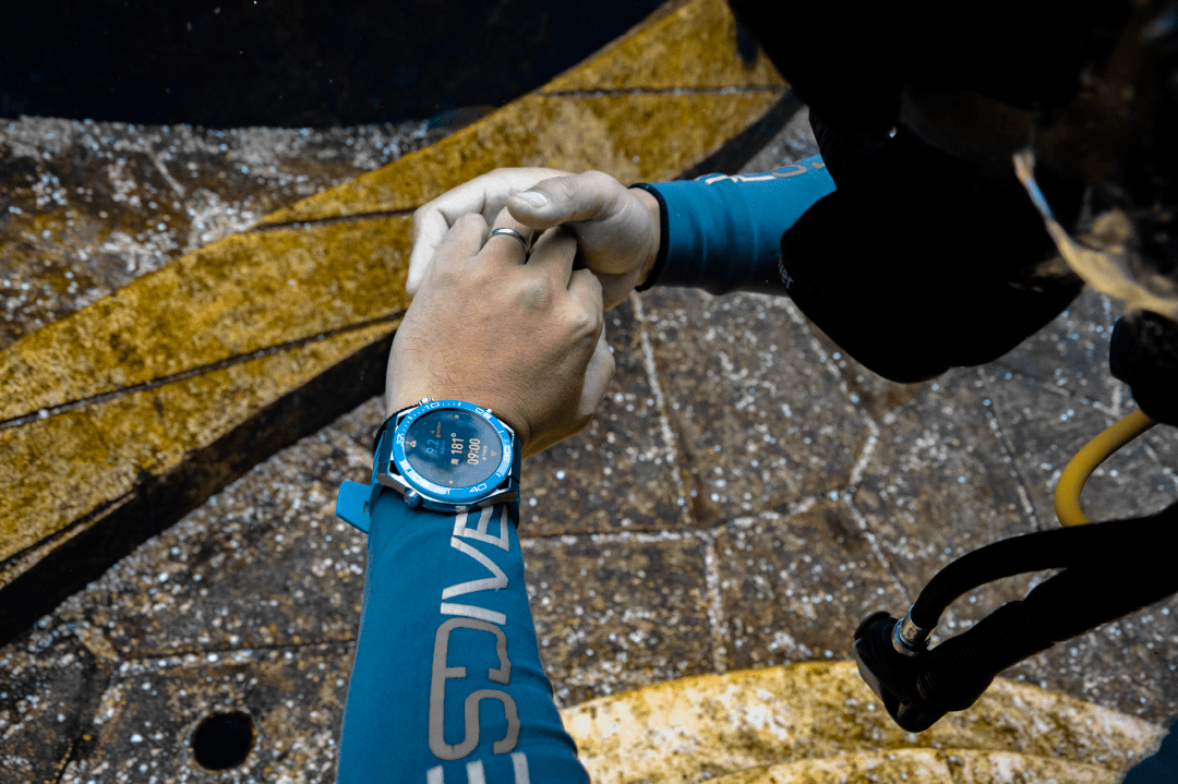 ��ĩ�ͱ�����ΪWATCH Ultimate �Ƿ���ʦǱˮ����ȫ�� ...