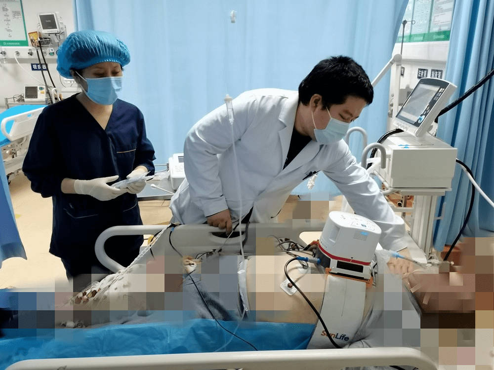 行动迅速 分秒必争——西青医院急诊科抢救一名心脏骤停患者