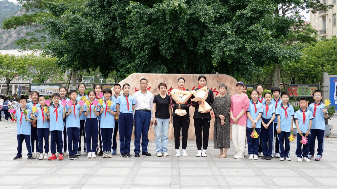 为学生们带来一阵田径之风走进厦门云顶学校全国田径锦标赛冠军陈巧铃