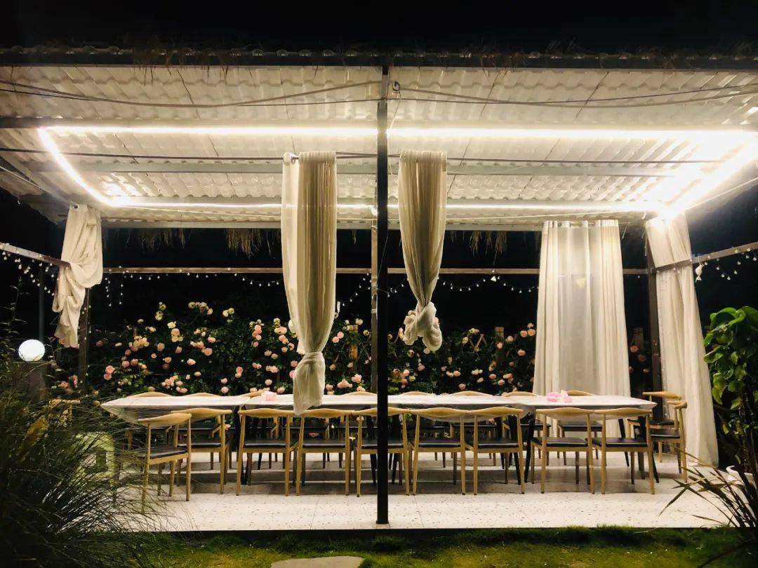 萝卜岗东区菜市对面发现一家颜值爆表的花厨餐厅!