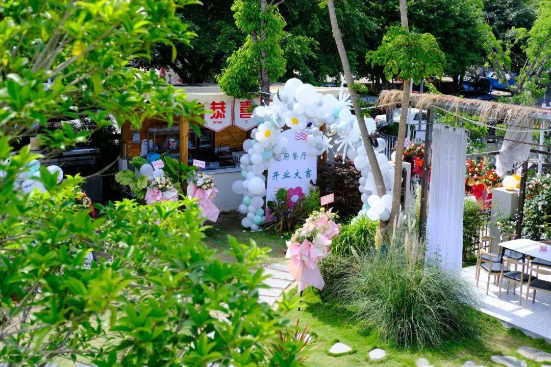 萝卜岗东区菜市对面发现一家颜值爆表的花厨餐厅!