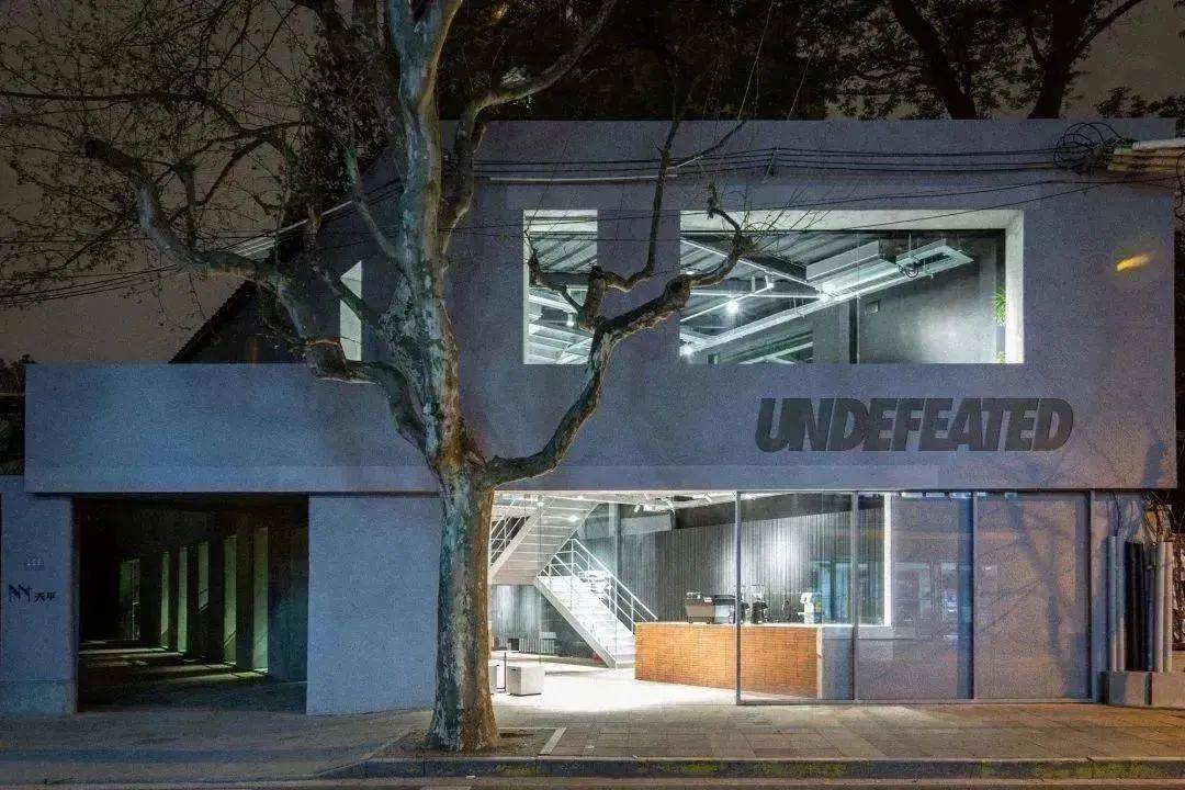 invite only:跟随直火帮 feezy 的脚步,走进 undefeated 上海天平路店