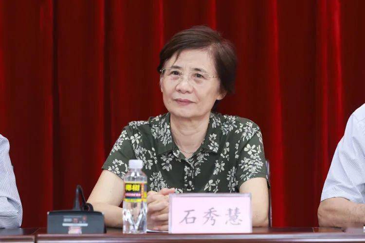 全国第四届"自育自学"联盟学校微论坛在海口市灵山中学隆重举行_教育