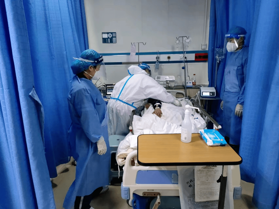 致敬劳动者丨医护,群众健康守卫员_患者_手术室_病房