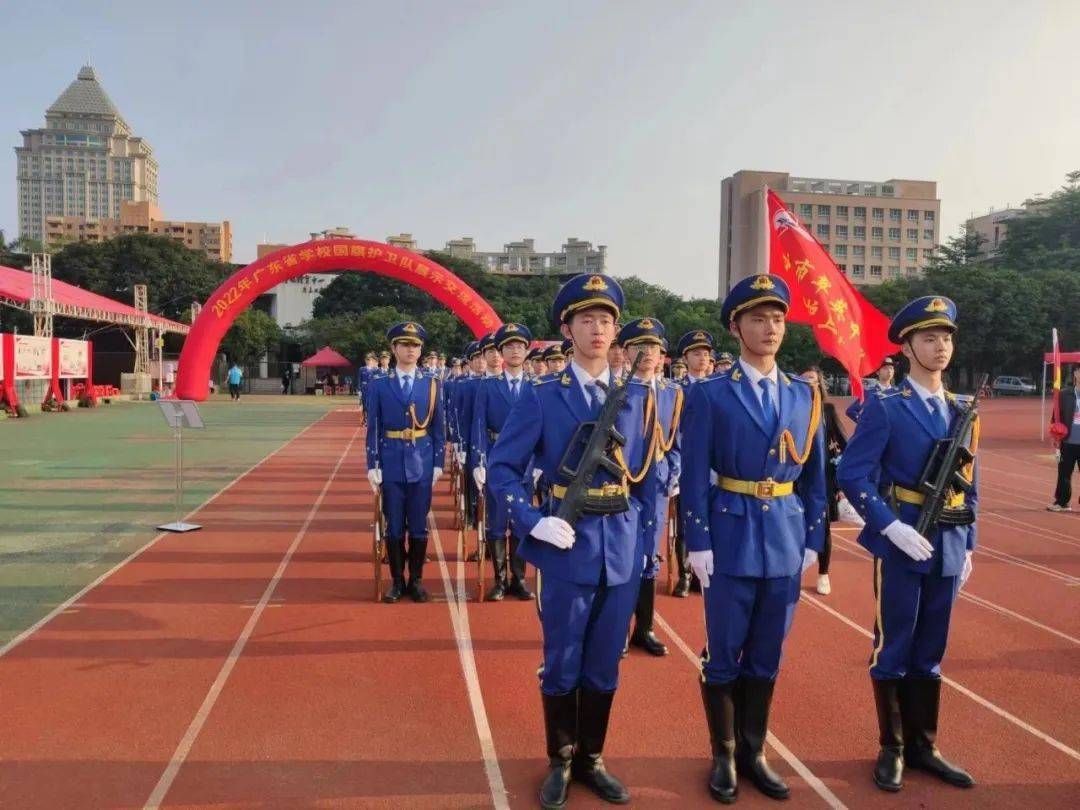 尚美翠英·青春报国 | 汕头市翠英中学参加2022年广东省学校国旗护卫