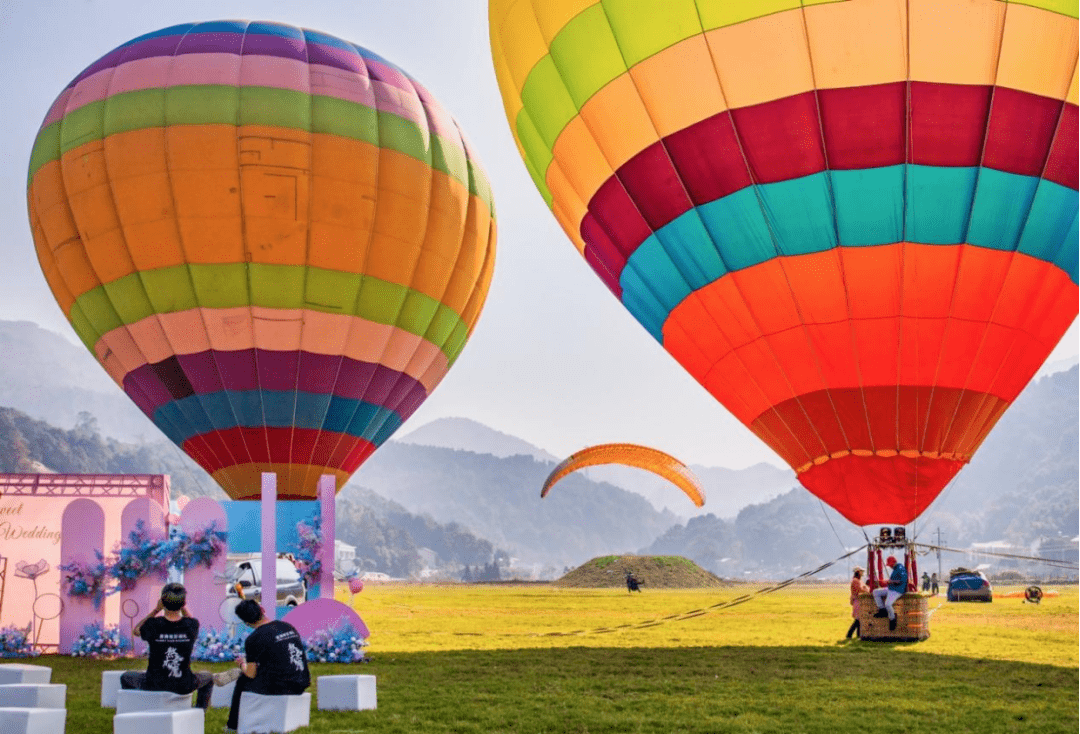 打卡点1 黑麋峰滑翔伞基地路线:黑麋峰滑翔伞基地——舒记果园——金