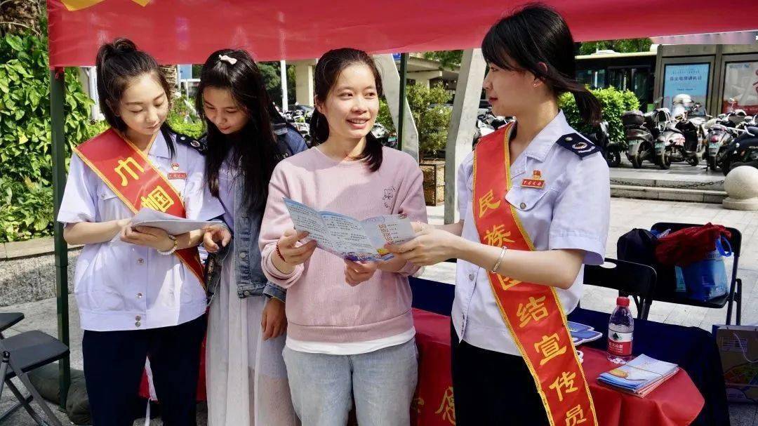 国家税务总局南宁市江南区税务局"江南韵·青税锋"青年服务队走进扬美