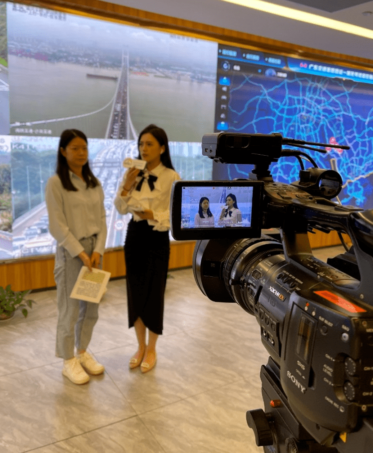 看1061多路现场直击广州及周边交通情况!_直播_电台_旅客