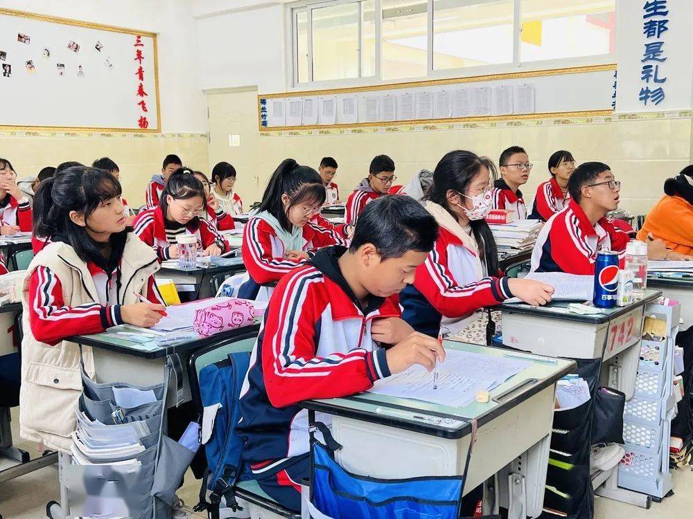 打造教育帮扶"金"名片——"组团式"教育帮扶赋能丹巴教育提质增效