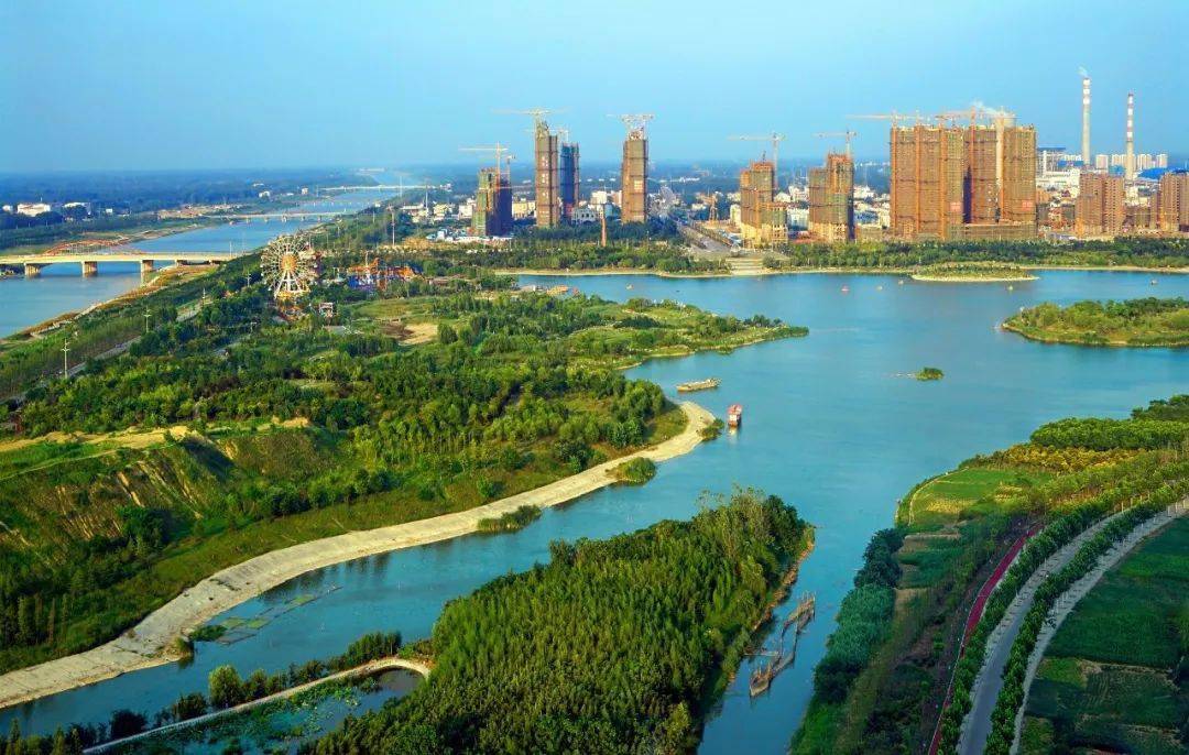 宿州市新汴河水利风景区位于宿州市城区北部,主景区3.