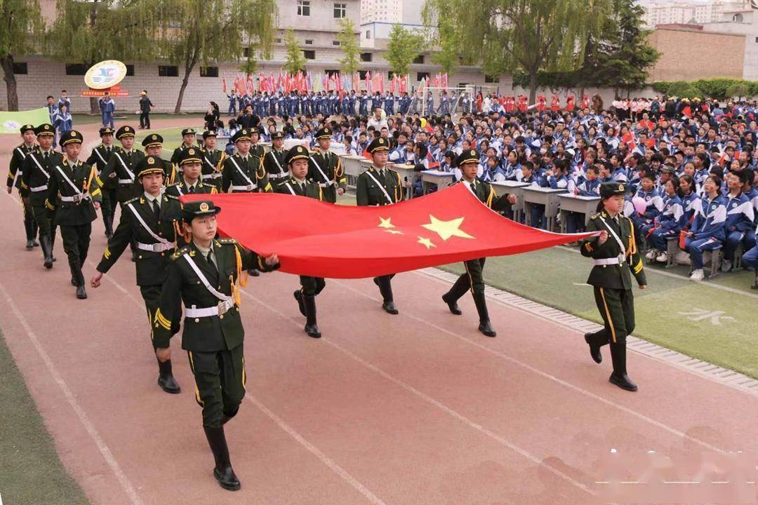 甘谷县西关中学举行2023年春季运动会_师生_运动场_全场